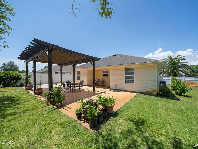 420 Water Oak Cir — Photo 4