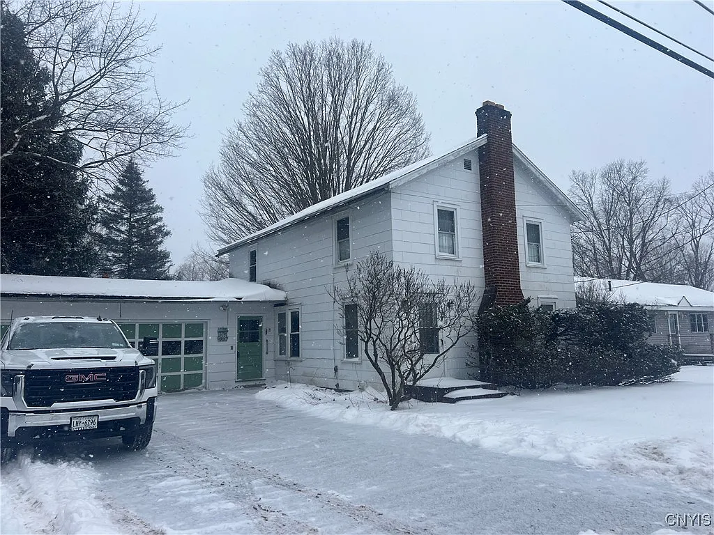 131 Salisbury St photo 1