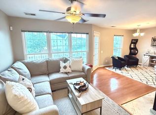 9230 Cardinal Forest Ln UNIT 301, Lorton, VA 22079