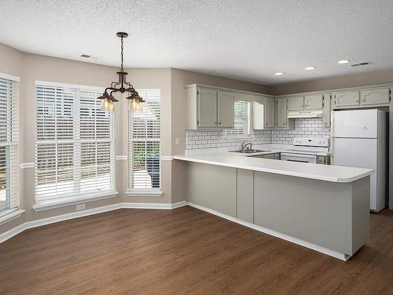 132 King James Ct — Photo 8