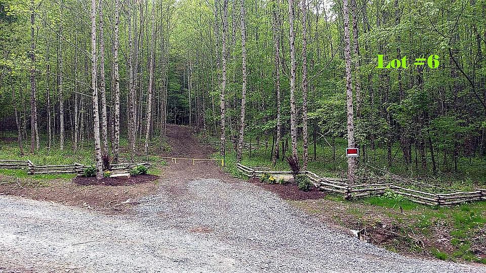1st image of 382 Bear Creek Dr