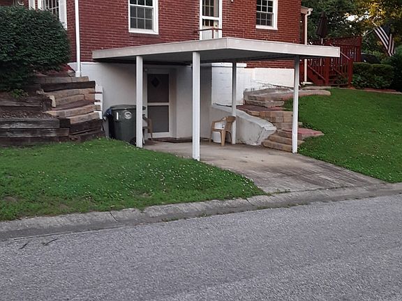 4th image of 1902 E 21st St