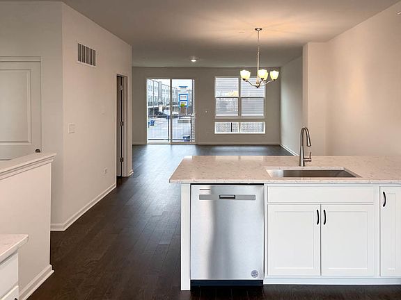4th image of 1240 Landmark Ave
