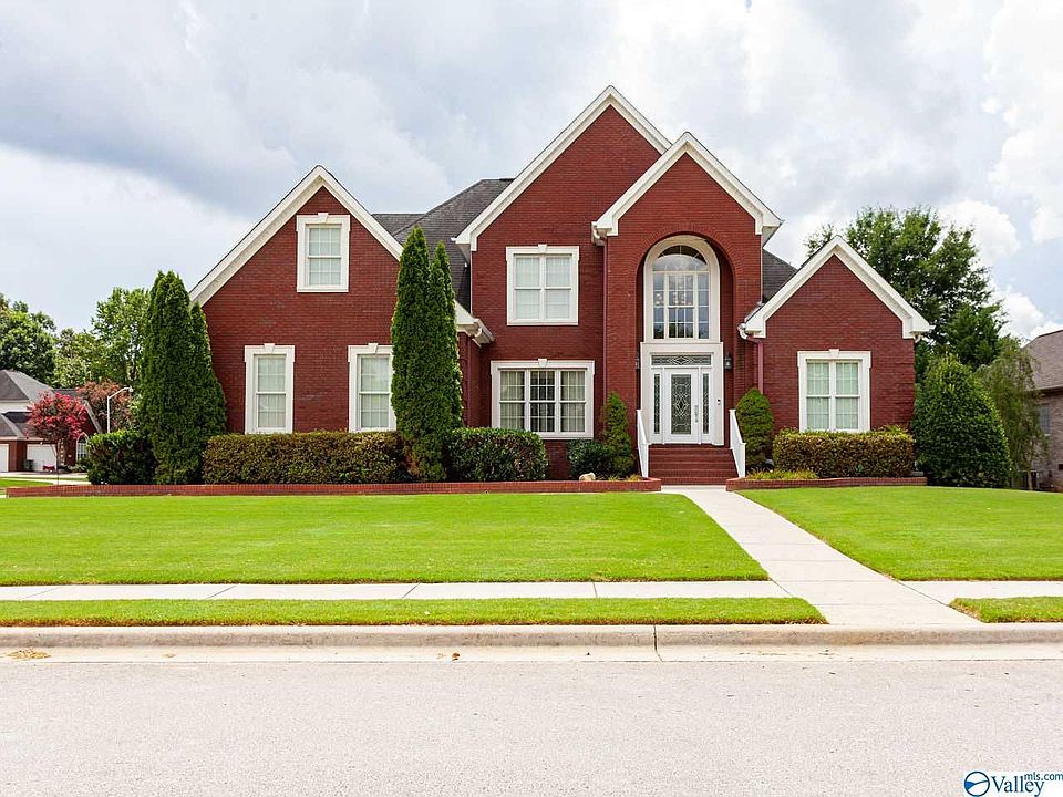 1st image of 121 Kelvingrove Dr