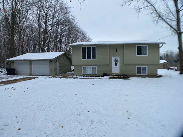 N5714 N Smalley St, Shawano, WI 54166