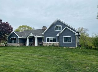 35 Stonehouse Rd, Somers, NY 10589