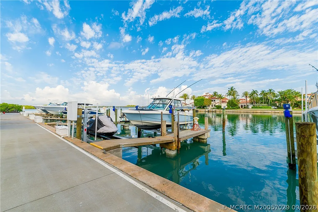 3 bed, 3.5 bath, 3739 sqft, $12,000 — Photo 3