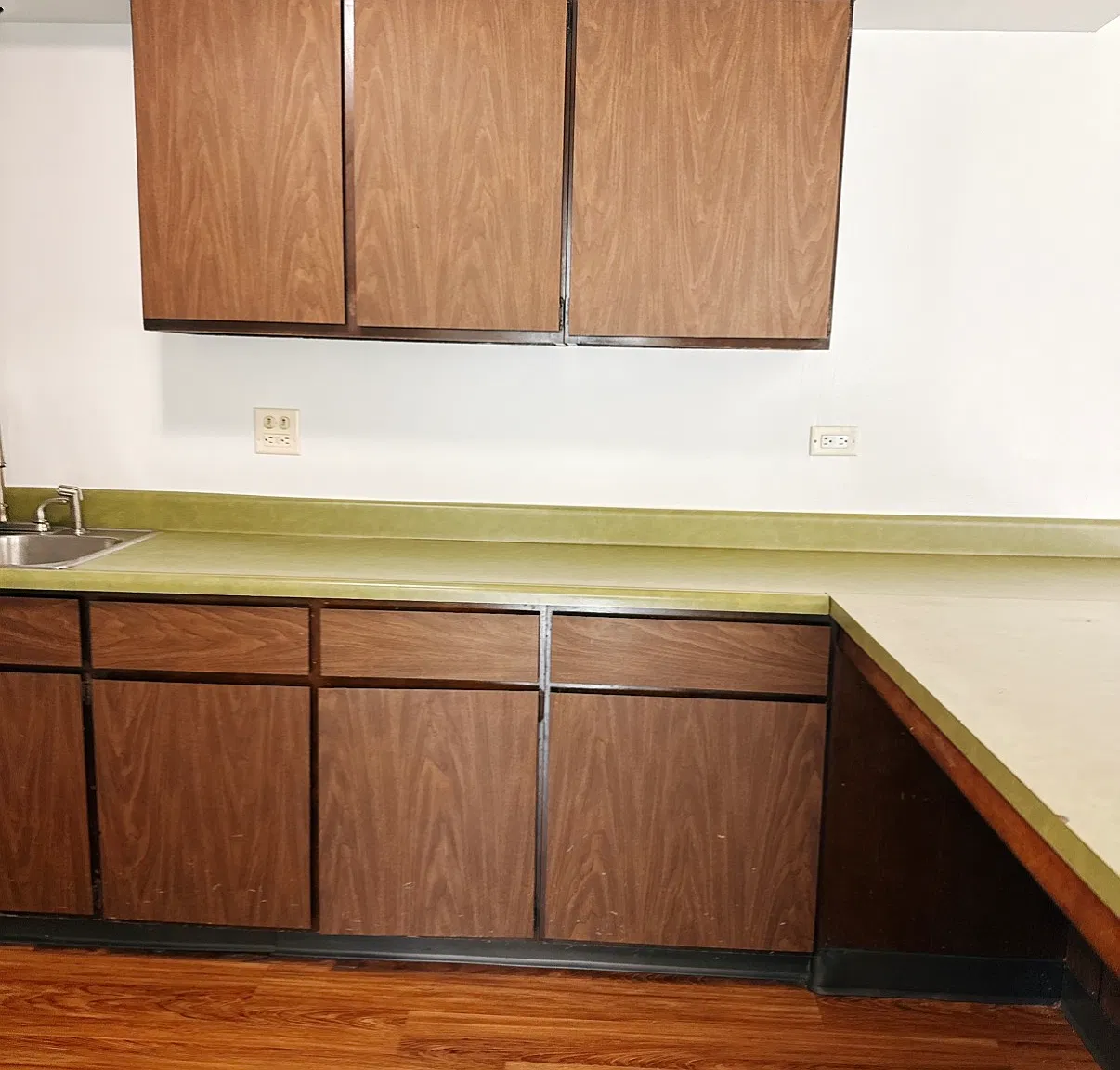 2 bed, 1.0 bath, $1,375 — Photo 3