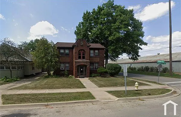 2324 Cumberland St — Photo 1