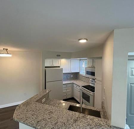 3rd image of 1401 Village Blvd APT 2017