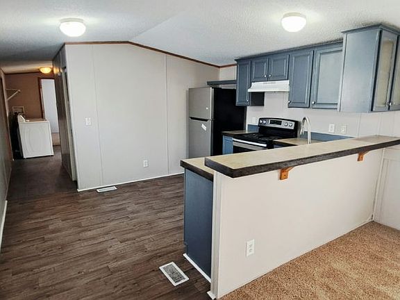 5th image of 590 Virginia Ave