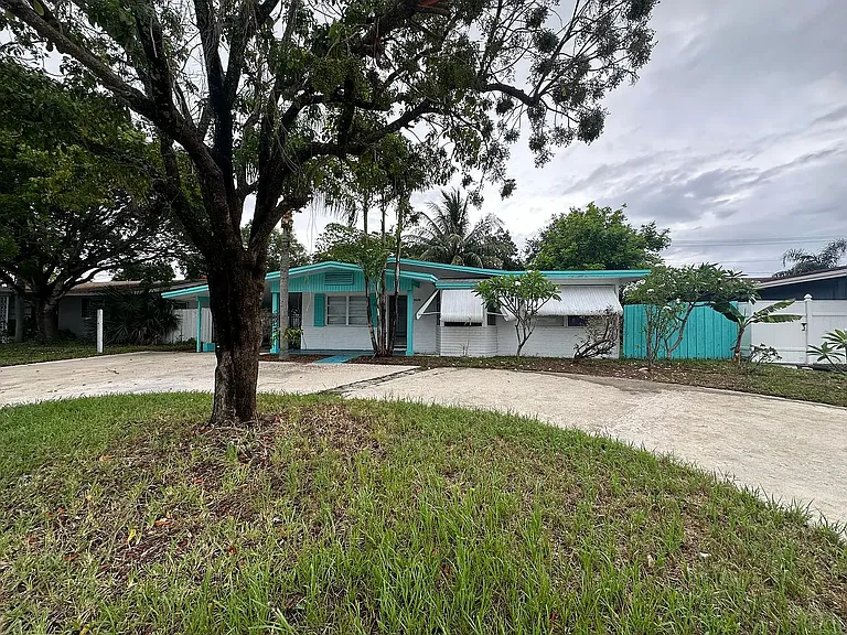 9308 N Military Trl — Photo 5
