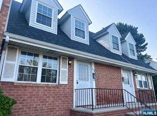 134 Parkview Dr, Teaneck, NJ 07666