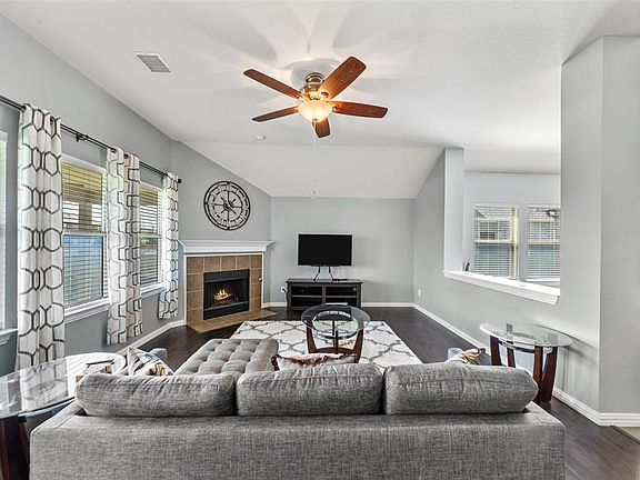 5th image of 1004 Honeywell Dr