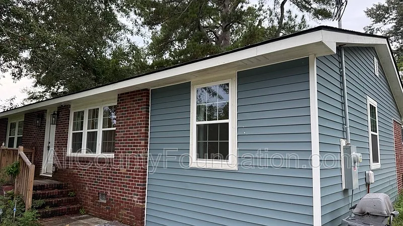 4 bed, 2.0 bath, 1584 sqft, $2,450 — Photo 2
