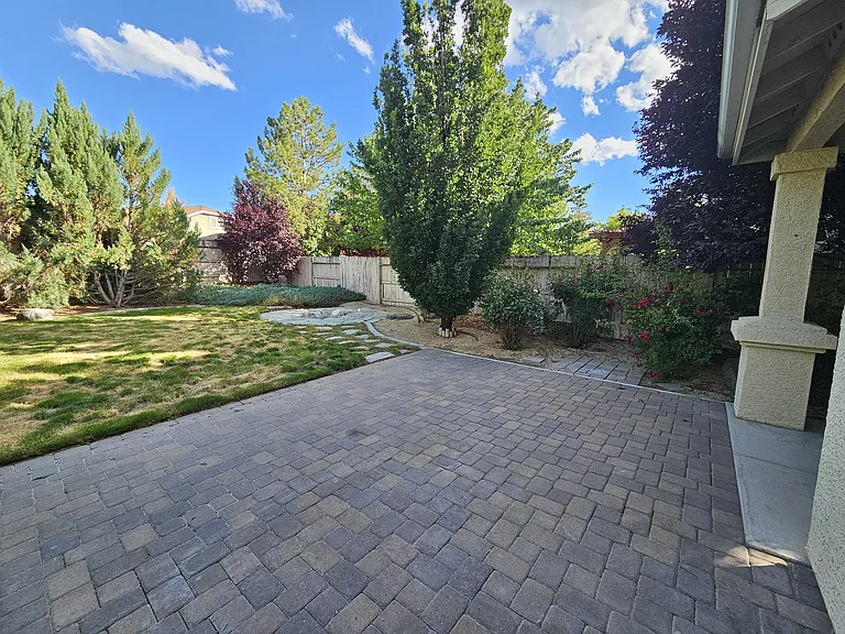 10185 Hampton Park Dr — Photo 3