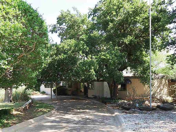 4th image of 109 Pembroke Ln