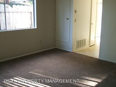 2nd image of 2005 Via Esmarca APT 3