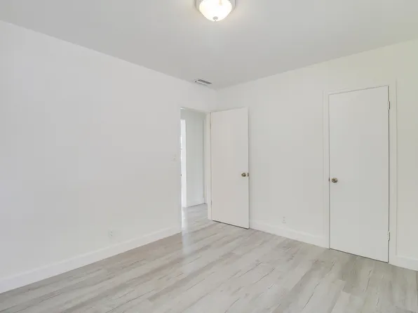 527 Jackson Avenue, Greenacres, FL 33463