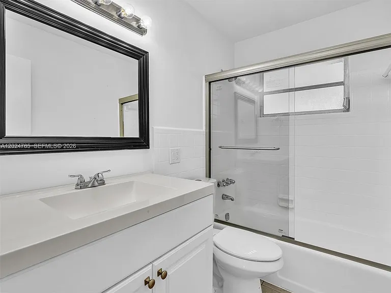 4500 SW 42nd Ter — Photo 31