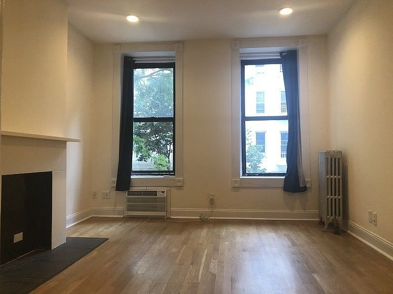1st image of 524 E 84th St #B