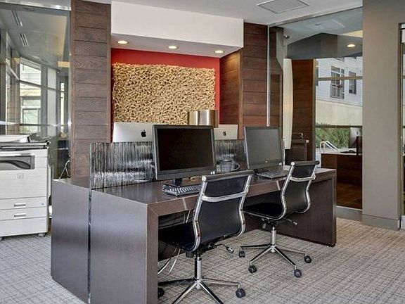 business-center-The-Fitzgerald-apartment