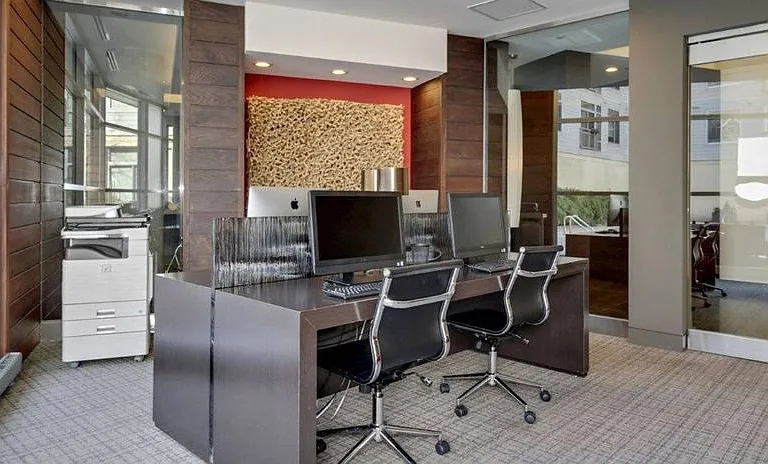 business-center-The-Fitzgerald-apartment