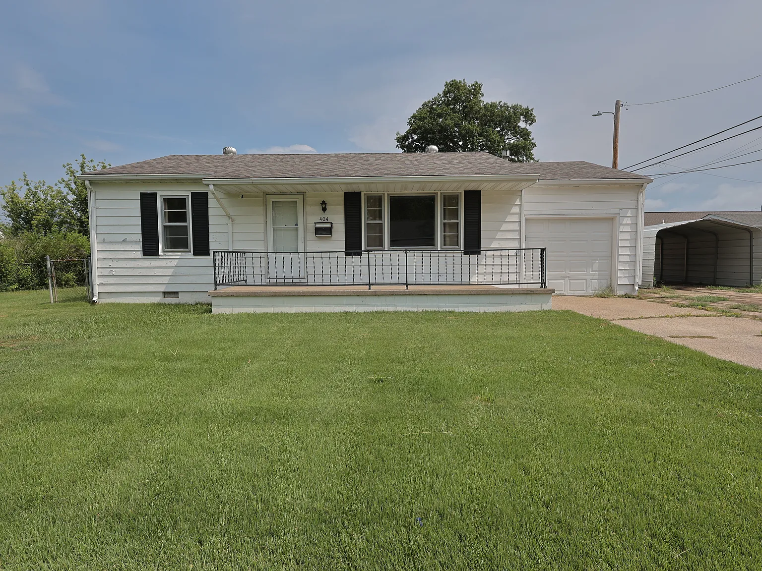 404 E. Carter St. — Photo 1