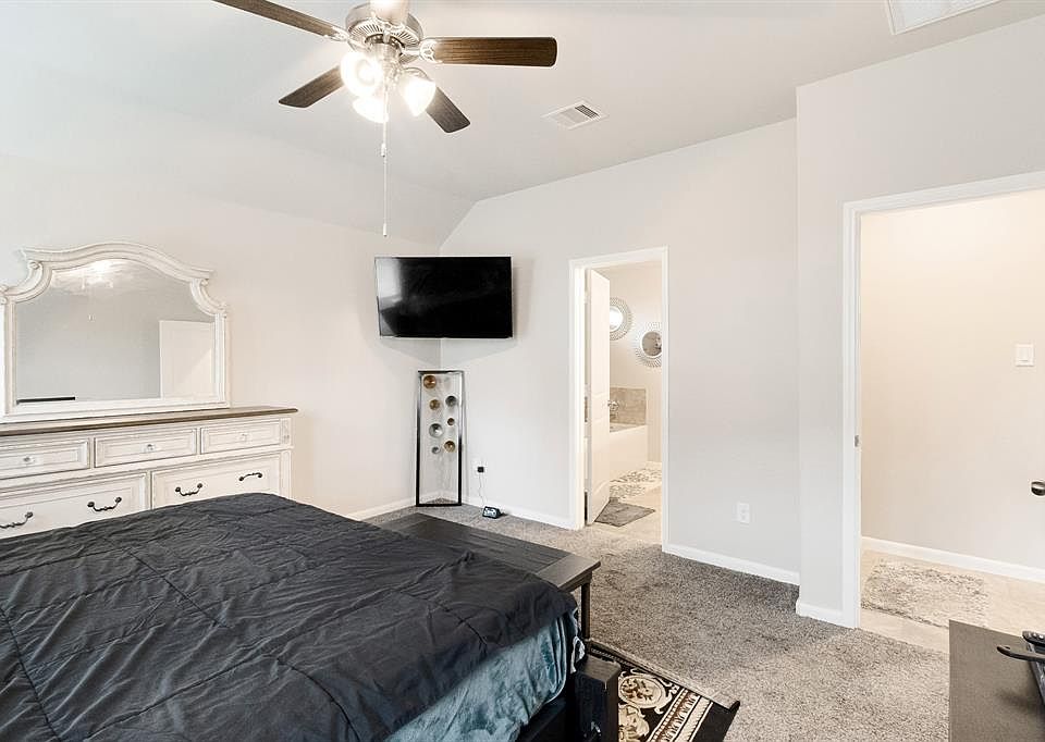 2nd image of 12103 Paseo Pl