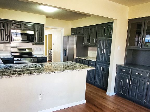 2nd image of 3967 Llano Dr