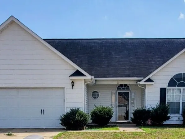 1259 Chimney Swift Dr, Fayetteville, NC 28306