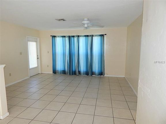 3rd image of 22162 Catherine Ave