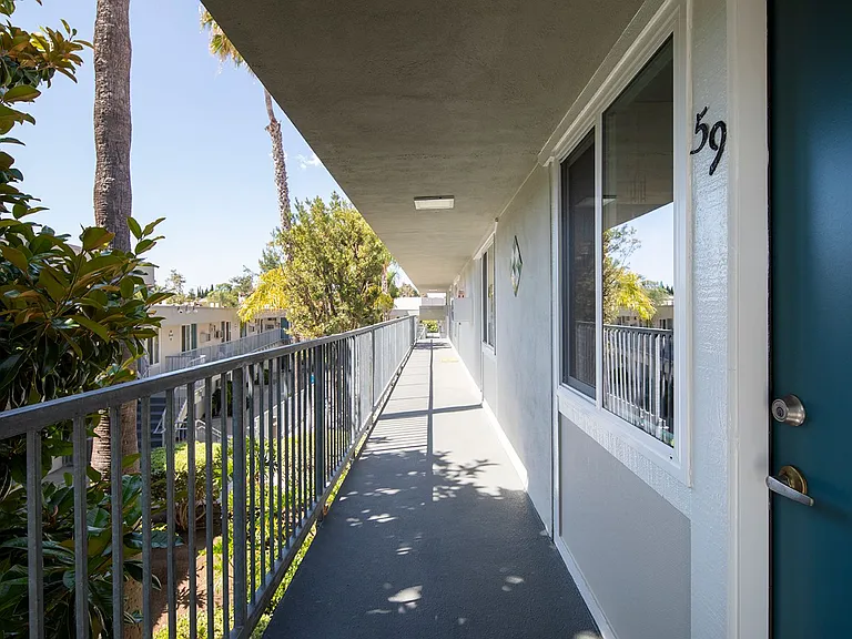 Aztec Pacific Apartments — Photo 77