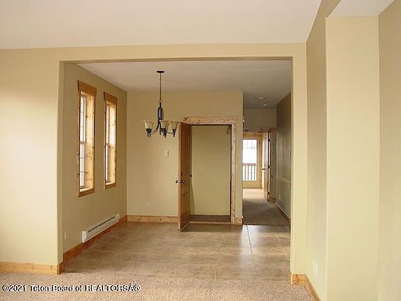 5th image of 629 Valley Centre Dr Unit 10
