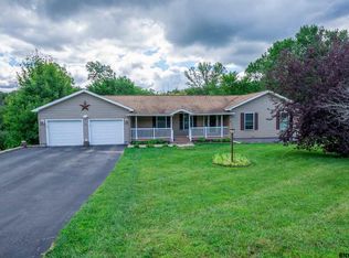 11 Mountain Way, Troy, NY 12182