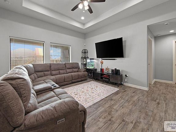 3rd image of 23405 Grapefruit Ave