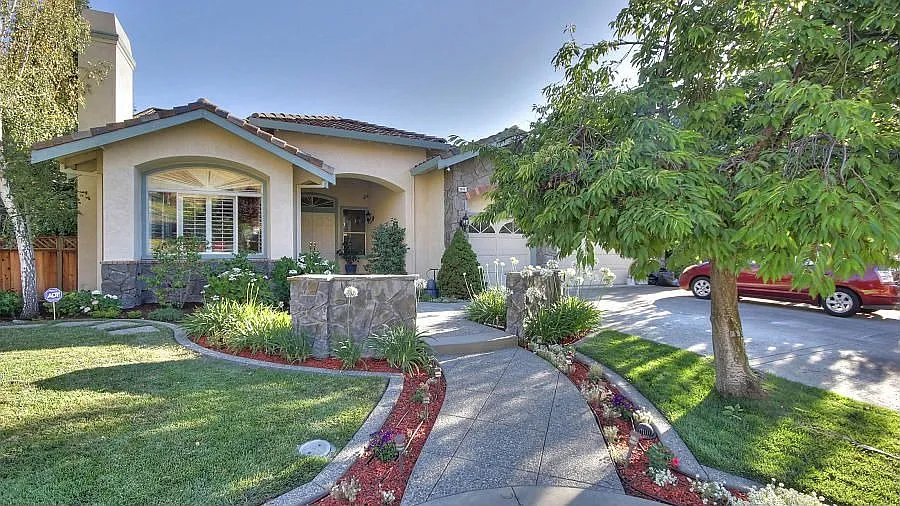 39401 Canyon Heights Dr photo 1