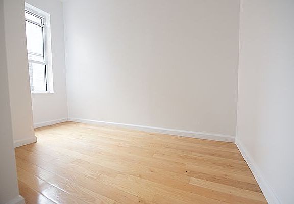 4th image of 149 Elizabeth St APT E7