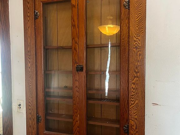2nd image of 617 Washington St