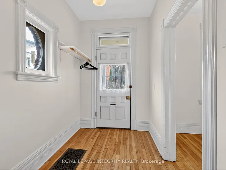56 Grosvenor Ave — Photo 5