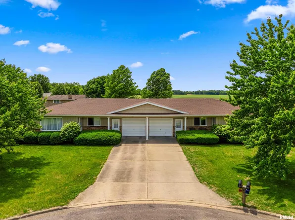 108-110 Nina Ct, Pekin, IL 61554