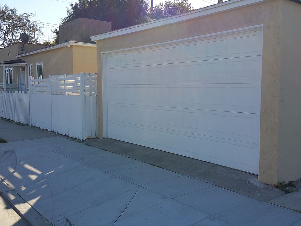 2nd image of 701 S Inglewood Ave
