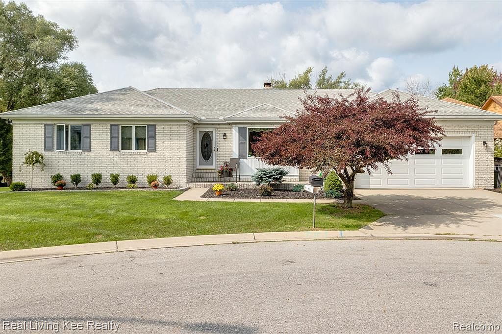 2945 Woodstock Cir Port Huron Mi 48060 Mls 2200075798 Zillow