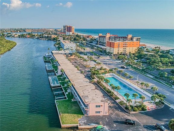 3rd image of 18399 Gulf Blvd APT 382