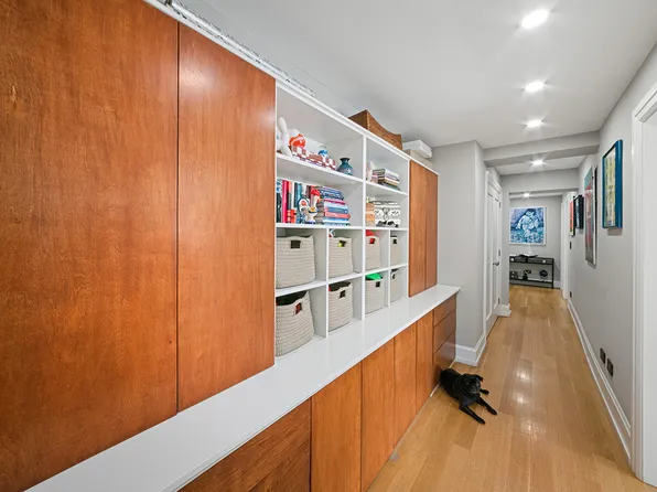 240 East 55th Street image 12 of 19