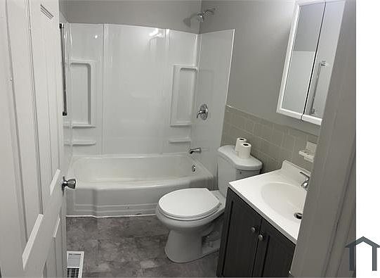 5th image of 10058 Earl Dr