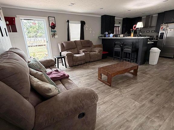 4th image of 508 Avenue E NE