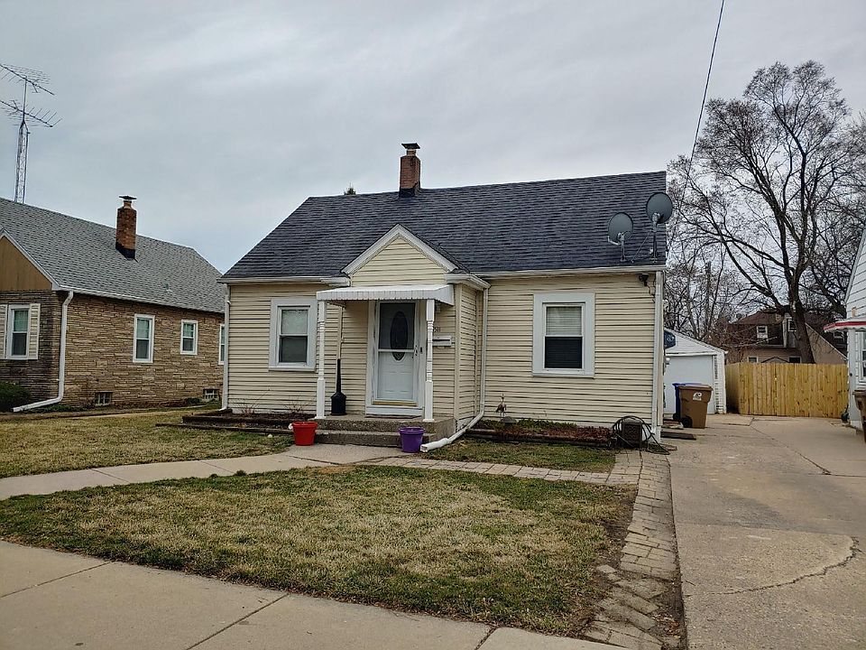 2nd image of 3511 63rd St
