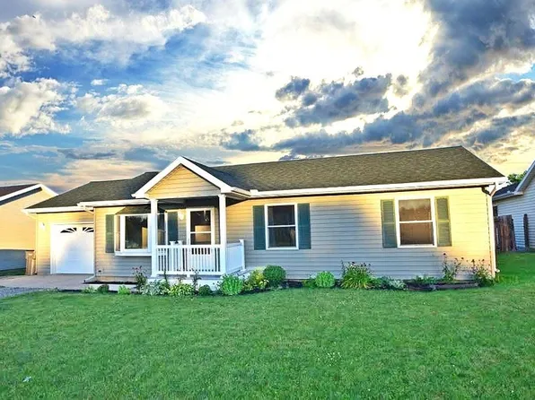 752 S Jackson St, Nappanee, IN 46550