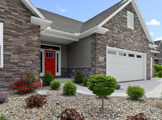 541 E Shoreline Dr, Holland, OH 43528